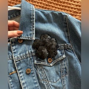 Black Elegant Sequins Brooch